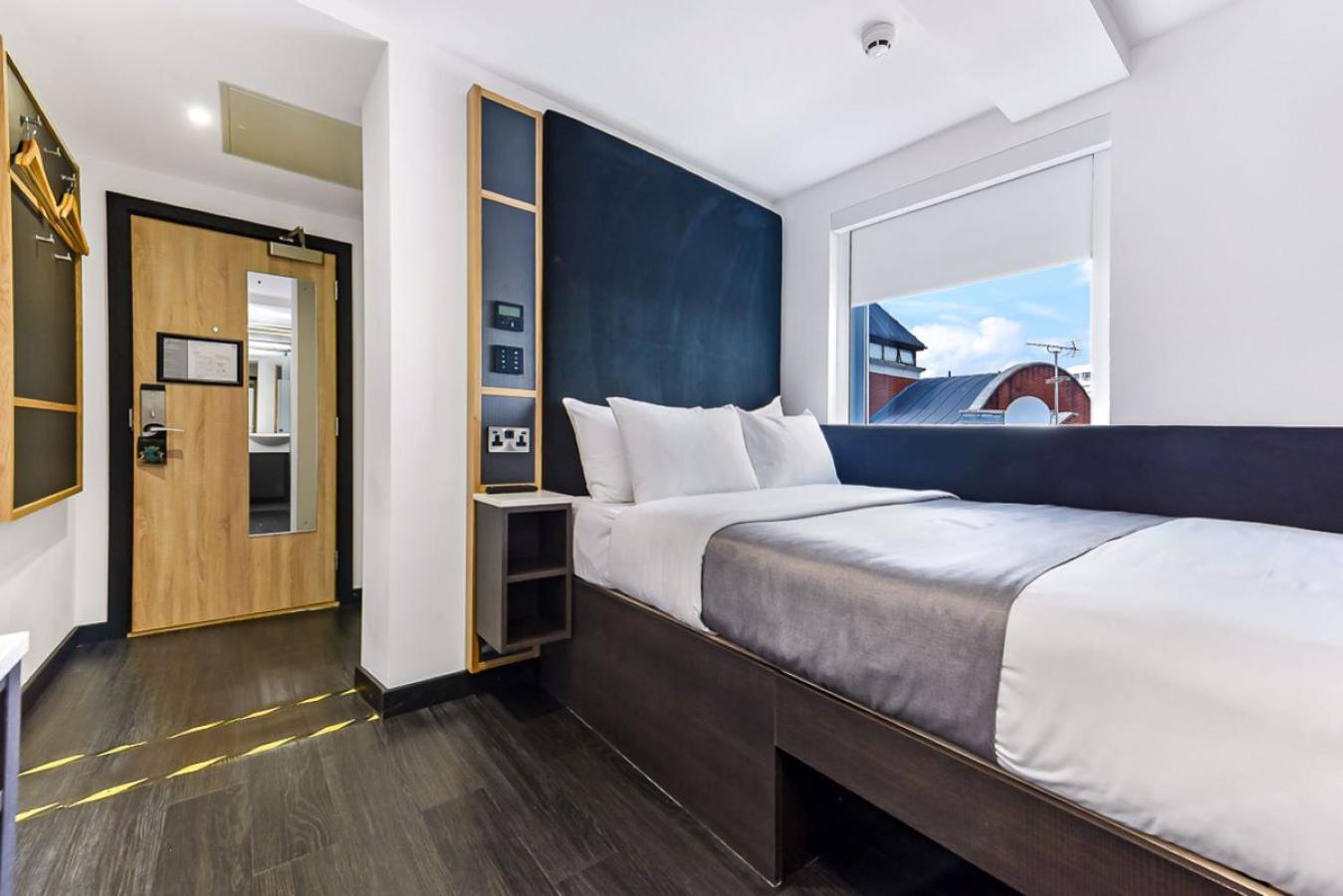 The Z Hotel Strand Лондон Экстерьер фото
